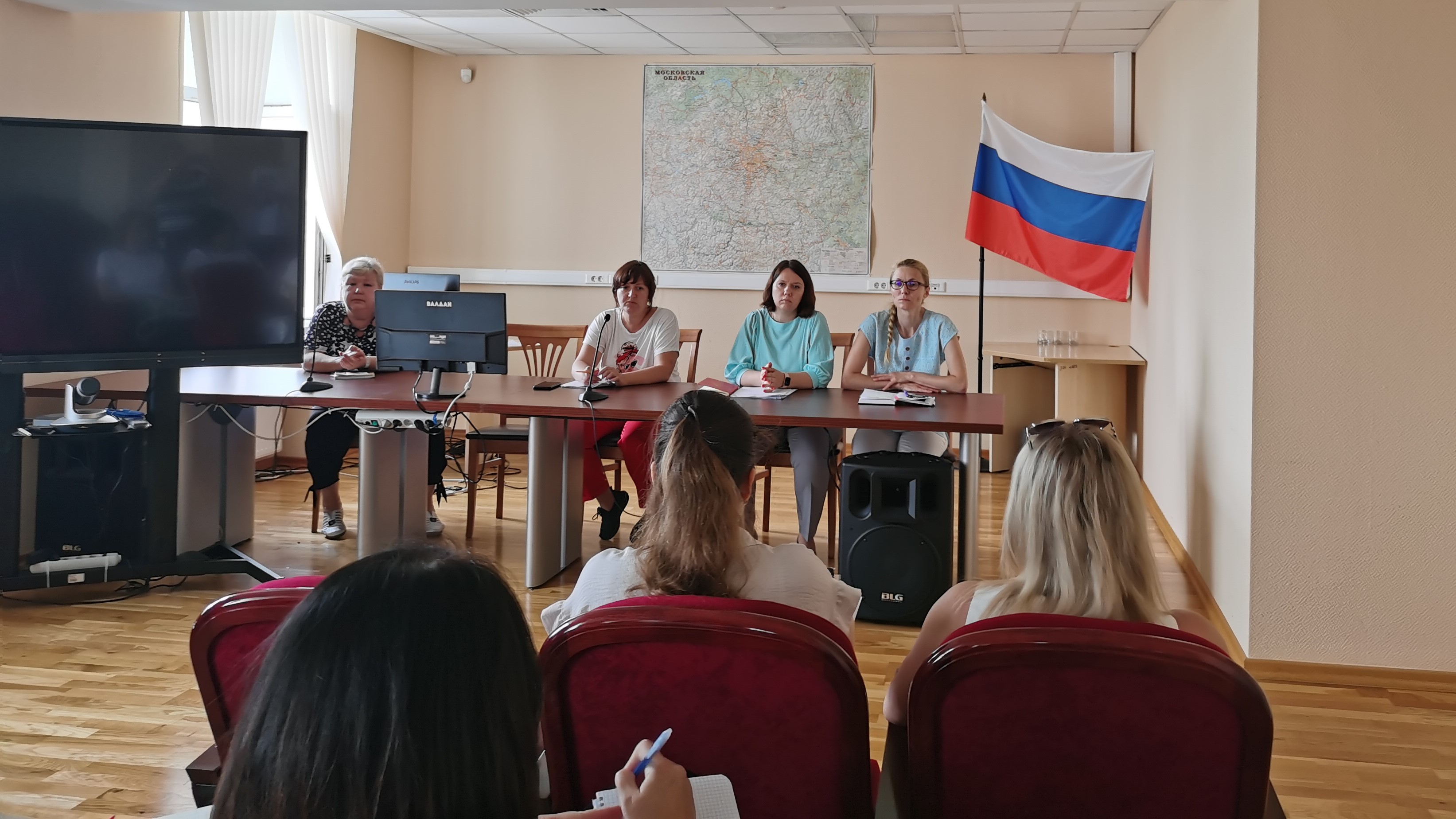 На обучающем занятии рассмотрены вопросы качества предоставления услуг в МФЦ