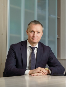 Поздеев  Артем  Леонидович