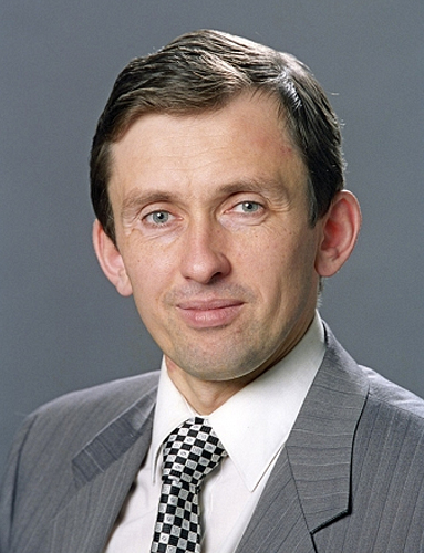 Починок Александр Петрович (Указ Президента РФ от 16.04.97 №360) Главный государственный советник налоговой службы (Указ Президента РФ от 01.08.97 №810)